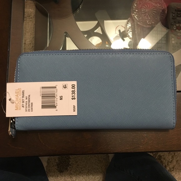 🚫🚫SOLD🚫🚫Brand new with tag mk blue wallet - Picture 3 of 4
