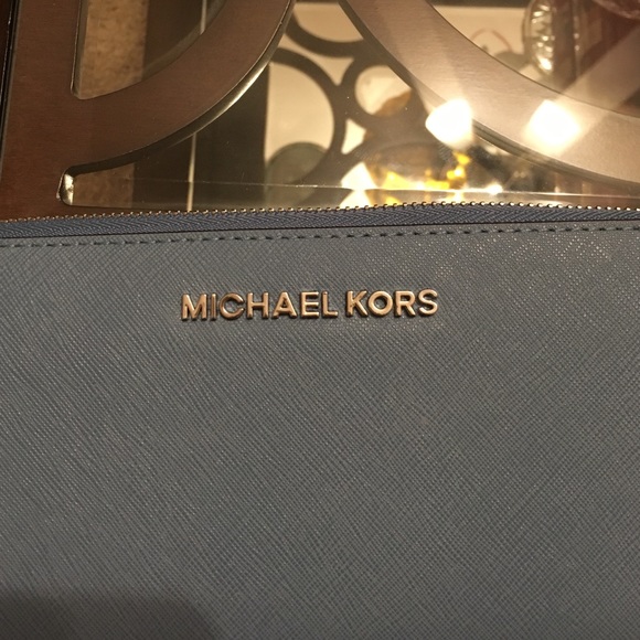🚫🚫SOLD🚫🚫Brand new with tag mk blue wallet - Picture 4 of 4
