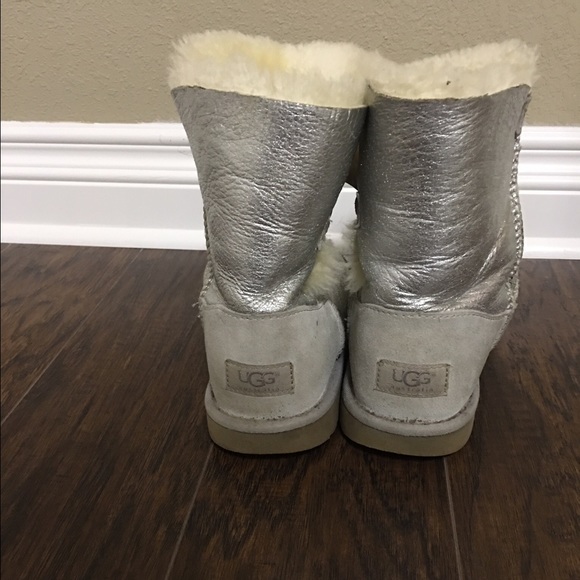 ugg size 5 - Picture 2 of 4