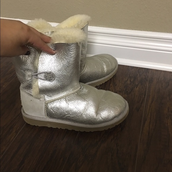 ugg size 5 - Picture 1 of 4