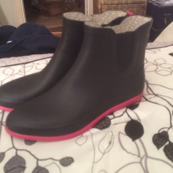 low profile rain boots