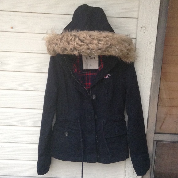 Hollister coat with detachable hood.