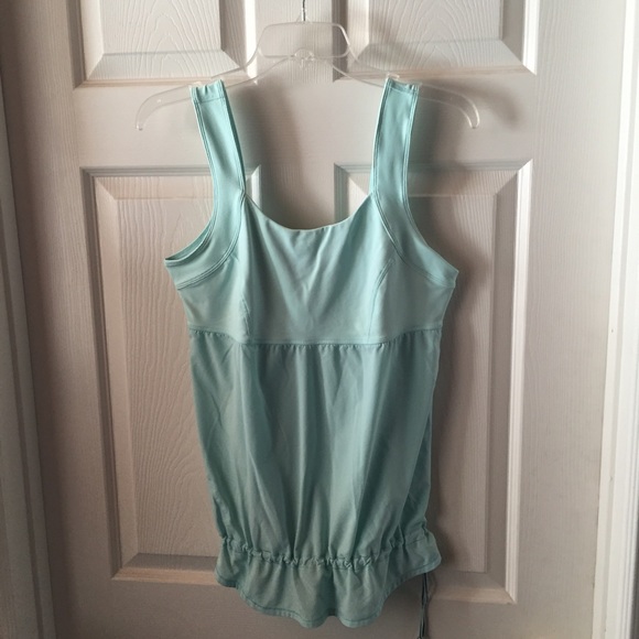 lululemon tank (NWOT)