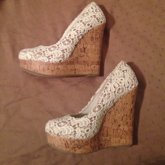 Lace/cork wedges