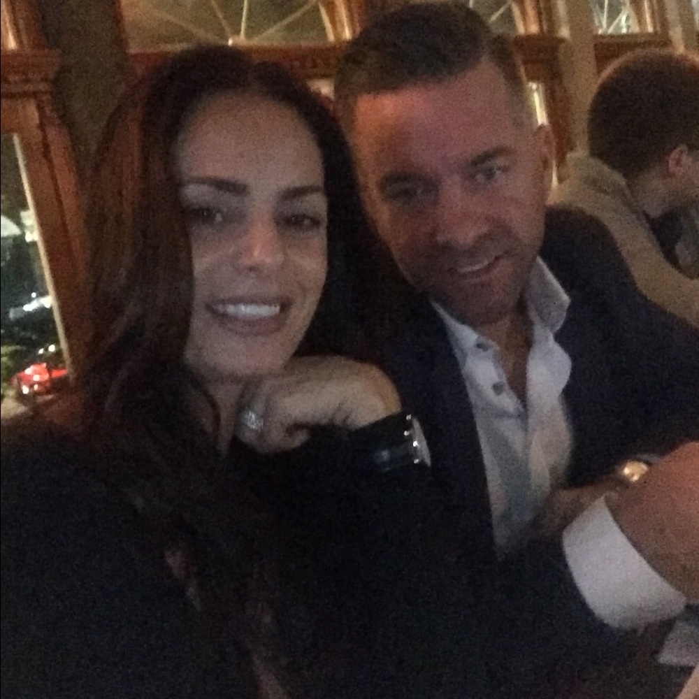 M E E T  Your Buyer / Seller - Selling designer clothing, shoes & accessories - Picture 3 of 9