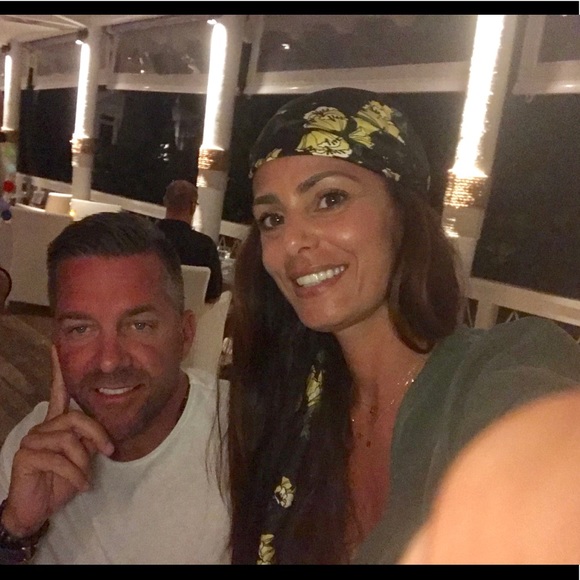 M E E T Your Buyer / Seller - Selling designer clothing, shoes & accessories - Picture 5 of 9