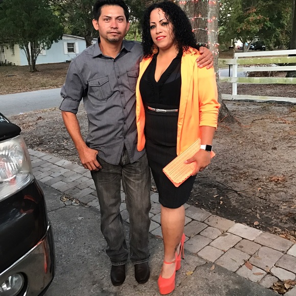 Meet your Posher, Chacon - Picture 2 of 4