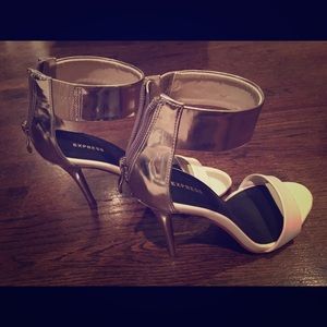 Elegant high heel shoes!