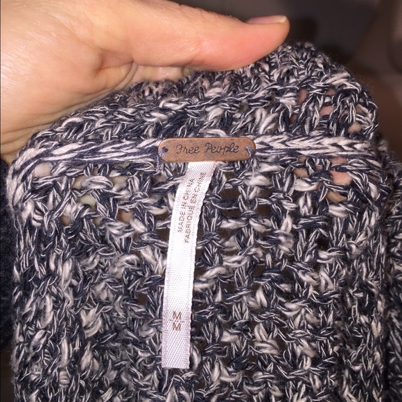 🎉sold🎉Free people sweater excellent condition - Picture 2 of 3