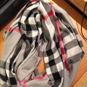 Black/gray infinity scarf
