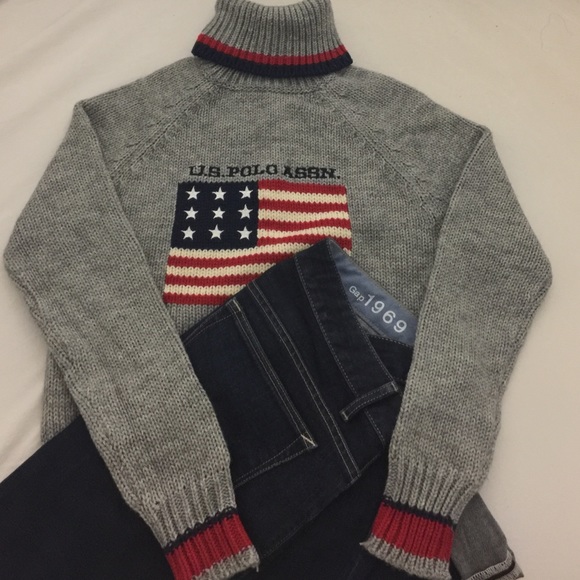 SALE! Polo Grey Turtleneck sweater w American Flag