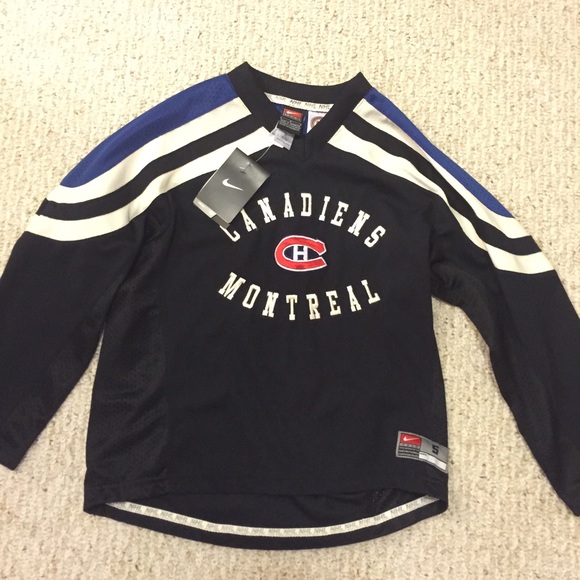 NEW Vintage Style Nike Canada Hockey Jersey