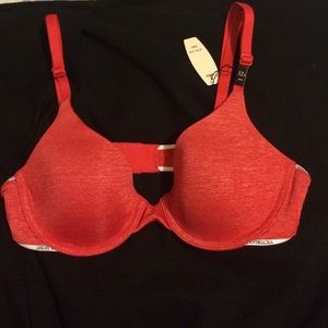Victoria's Secret Push up size 32A *BRAND NEW*