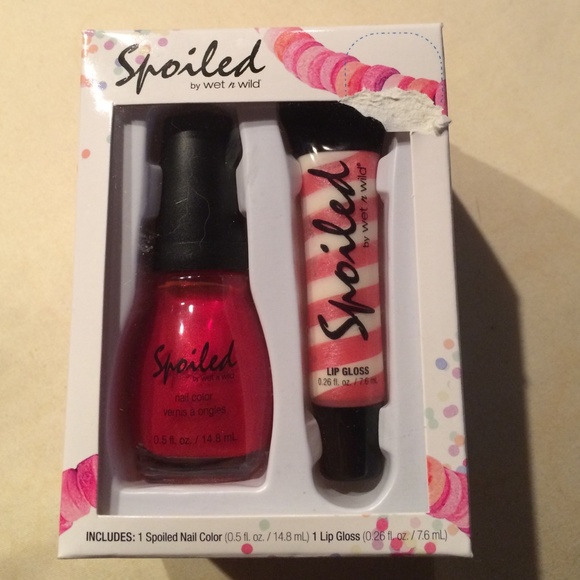 Lip gloss and nail polish limited edition set