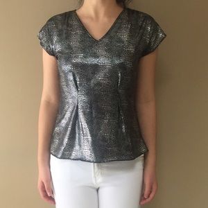 Iridescent V-Neck Patterned Top & Sleeve Detailing