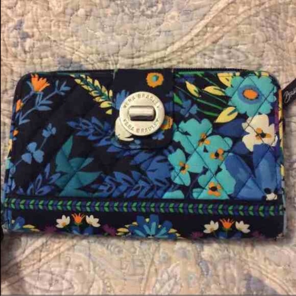 NWOT ❗️Retired Pattern❗️turn locket wallet