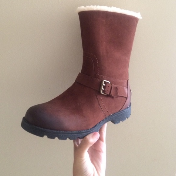 🚫SOLD🚫 NWOB UGG Collection Buckle Boots - Picture 2 of 4