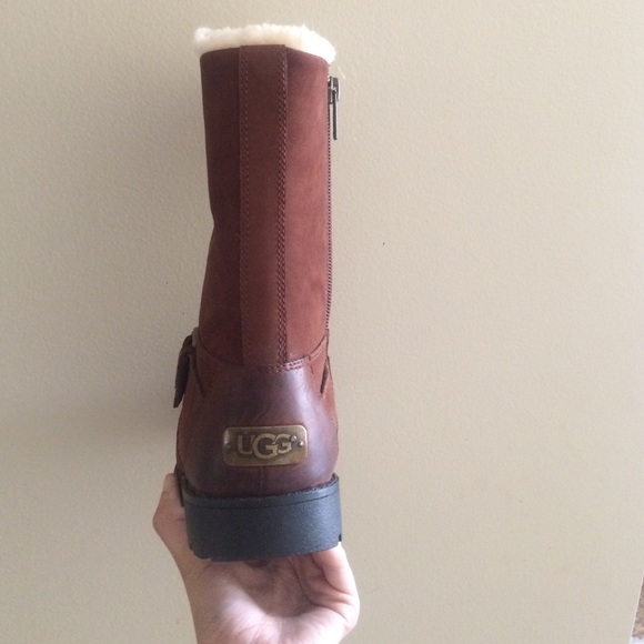 🚫SOLD🚫 NWOB UGG Collection Buckle Boots - Picture 3 of 4