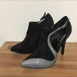 sale! Black pointy short booties heels