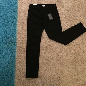 Black skinny jeans. Never worn. Perfect condition.