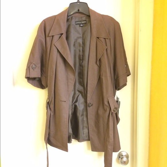 Short sleeve blazer