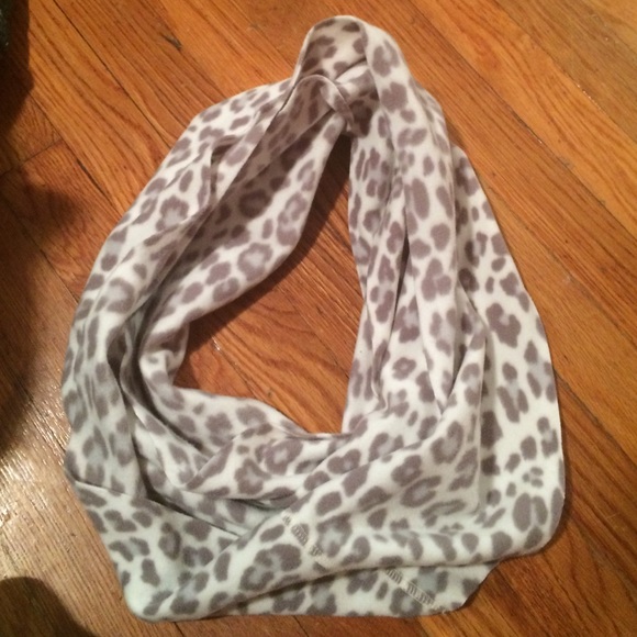 Leopard scarf