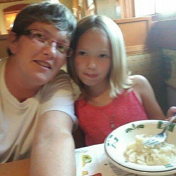 Meet your Posher, Kristal - Picture 1 of 1