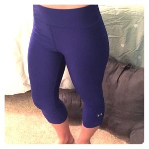 🎉SALE!! MUST GO!!! UNDER ARMOUR Heat Gear Crops