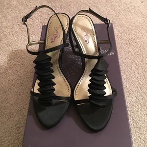 Satin evening show w leather sole