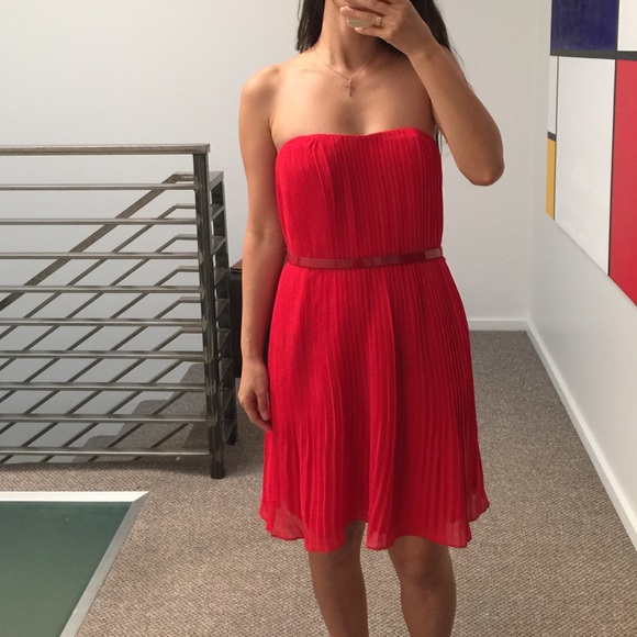Perfect little red dress for the holidays - Picture 1 of 3