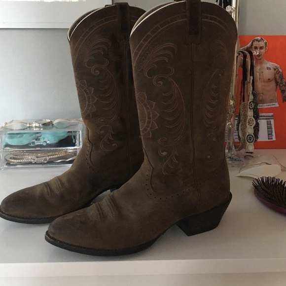 Ariat cowboy boots