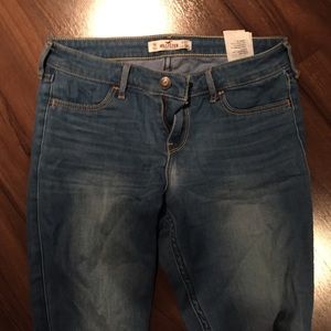 Hollister Skinny Jeans- Light Washed
