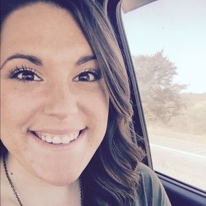 Meet your Posher, Candace