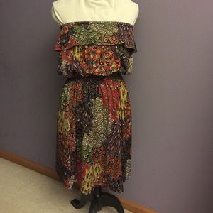 Paisley print strapless dress.