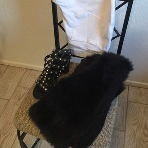 🎉SALE🎉 GORGEOUS 💕 Black Long Faux Fur Vest