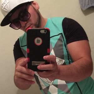 Meet your Posher, Cesar