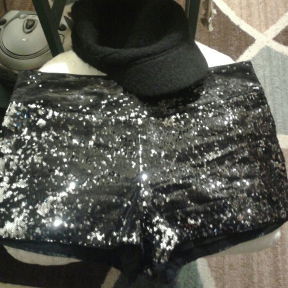 Black Silver sequin short/no tag