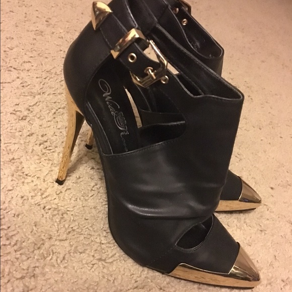 Black Gold Cap-Toed Heels