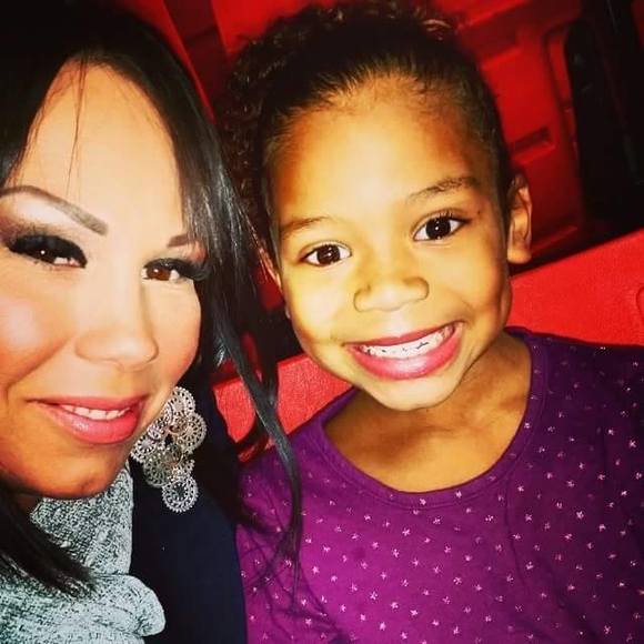 Meet your Posher, Denora