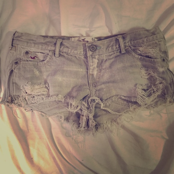 Hollister size 3 ripped shorts
