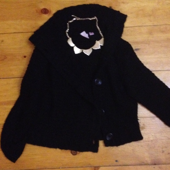 🔴DONATED B1G1 1/2off 🎉Cropped cable knit sweater - Picture 2 of 4