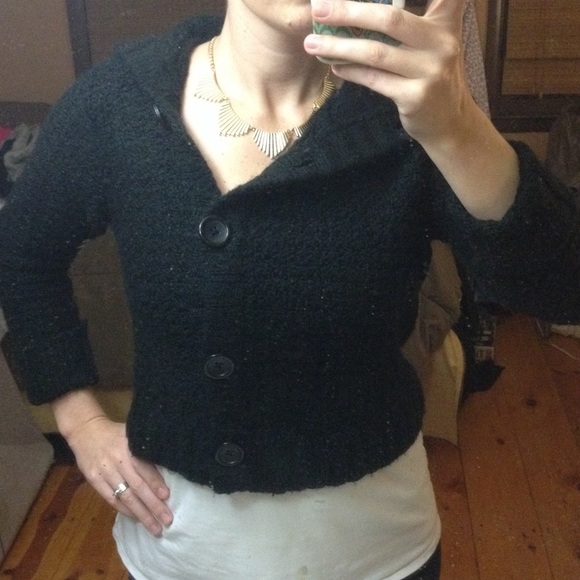🔴DONATED B1G1 1/2off 🎉Cropped cable knit sweater - Picture 3 of 4