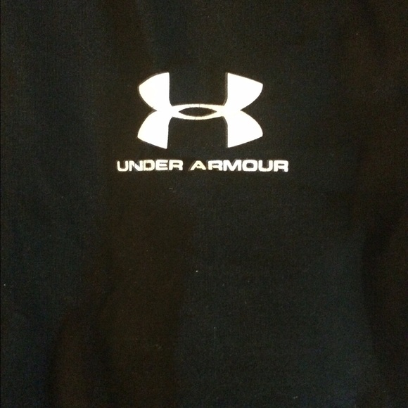 Under Armour Tops - Under Armour long sleeve shirt