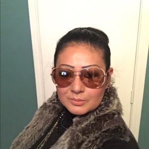 Meet your Posher, Miriam