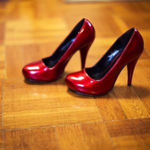 Red Pumps 6