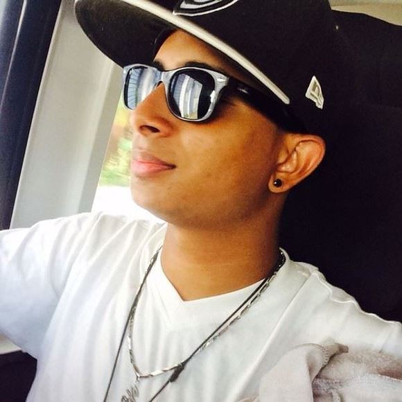 Meet your Posher, Raymes - Picture 1 of 1