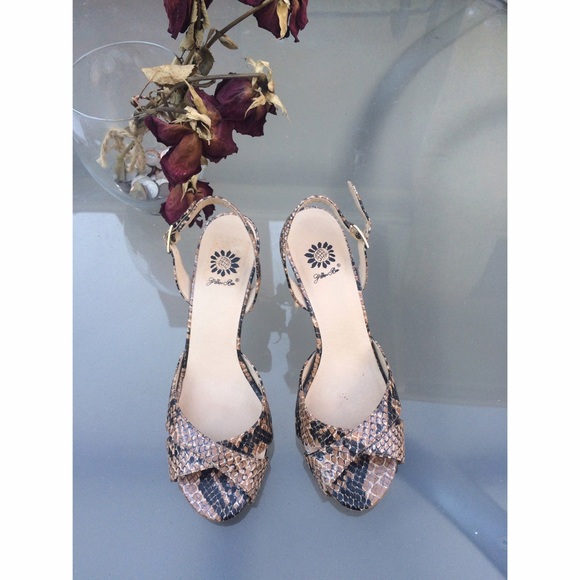 Yellow box heel