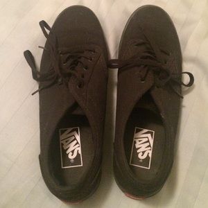 Black Vans (women's)