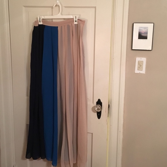 Ark & Co Maxi Skirt Size Medium from Piperlime