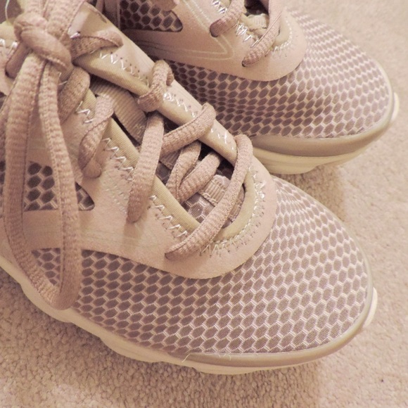 E360 easy Spirit Ladies sneaker - Picture 2 of 4